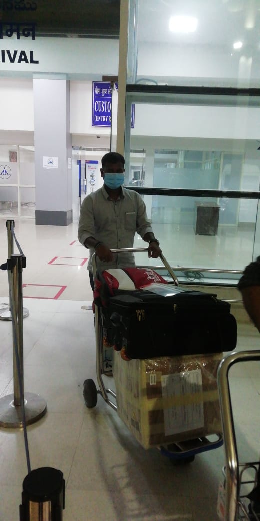 aaivjaairport's tweet photo. Updates on International Flight Operations
@aaivjaairport
20-08-2020
#VBMPhase5
@airindiain
Flight https://t.co/PmYvW8Tdpr 1976
KUWAIT TO VIJAYAWADA
ATA-1841 hours
POB : 148+4 Infants
@AAI_Official
@MoCA_GoI
@DGCAIndia
@aairedsr https://t.co/UAUiT7LkLM