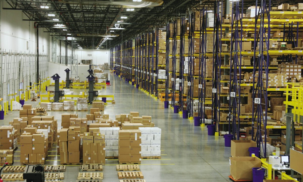 Distribution Centers can significantly reduce time needed to onboard new employees and seasonal hires using voice automation. Learn how this process can be completed in hours, not weeks: voxware.com/maximize-seaso…