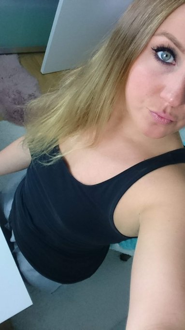 Hey S&uuml;&szlig;er <3   https://t.co/mOTREPaRXP  visit my page darling <3   #camgirl #telefonsex #camgirl #bonniebanx<a href="/tag/versaut"class="tags"><span>#versaut</span></a><a href="/tag/heiss"class="tags"><span>#heiss</span></a><a href="/tag/geil"class="tags"><span>#geil</span></a><a href="/tag/telefonsex"class="tags"><span>#telefonsex</span></a><a href="/tag/geilerarsch"class="tags"><span>#geilerarsch</span></a>