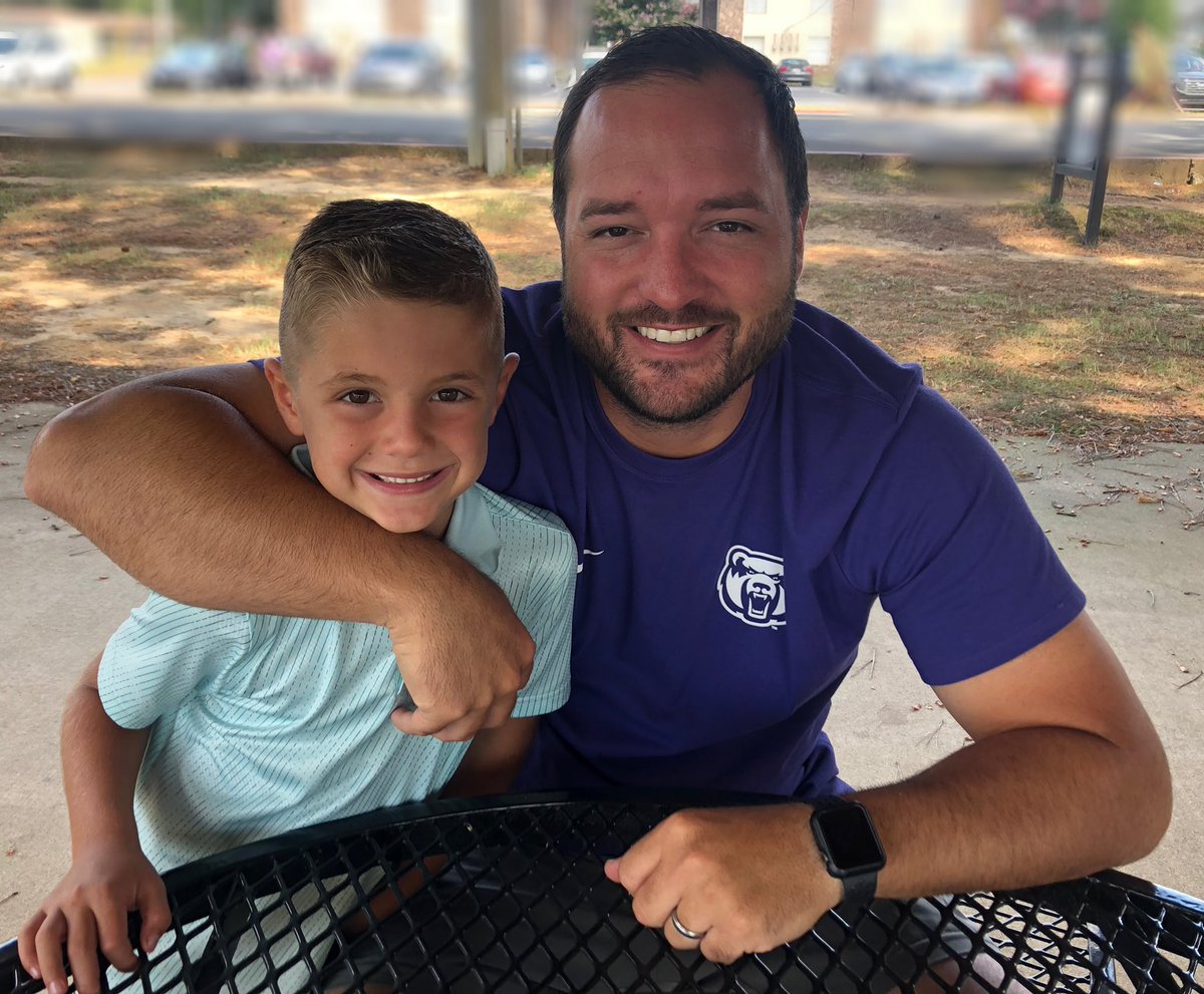 jessannbrown10's tweet image. Lunch with Daddy, after Meet the Teacher Day at school. #firstgrader #2020 #love @NathanBrownUCA