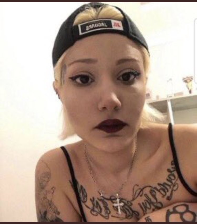 Kendi öz yurdumda ben miyim garip? 
Beni bir köşeye atan utansın
Eğilmiyor diye, kurdu hor görüp,
İti el üstünde tutan utansın!

TürkMilletiPolisinin yanında #iftiracıRANAtutuklansın