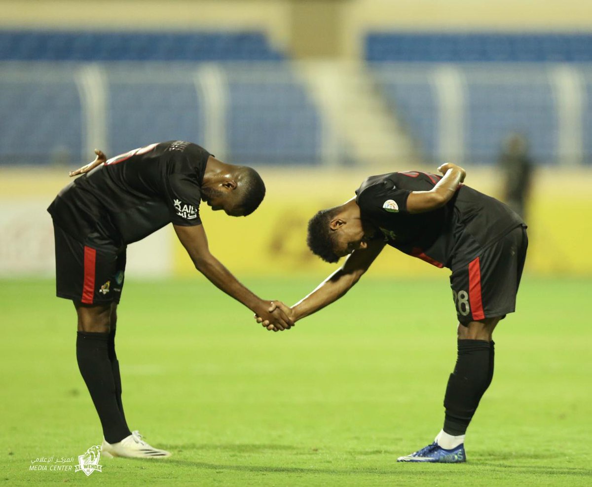 alwehdaclub1's tweet photo. ⚪🔴⚪🔴

وحداوي وحداوي ؛؛ اسمك في العلالي
وحداوي وحداوي ؛؛ ولا غيرك يحـلالي

#الوحده_العداله ⚽️ 
#لمجد_جديد 🏆 https://t.co/MN42RnIvmZ