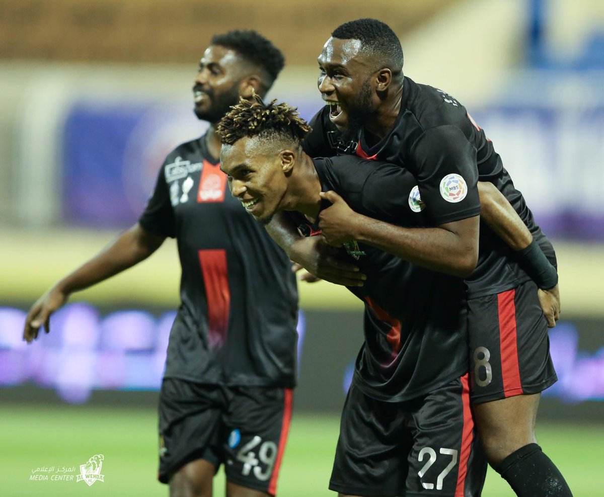 ⚪🔴⚪🔴

وحداوي وحداوي ؛؛ اسمك في العلالي
وحداوي وحداوي ؛؛ ولا غيرك يحـلالي

#الوحده_العداله ⚽️ 
#لمجد_جديد 🏆