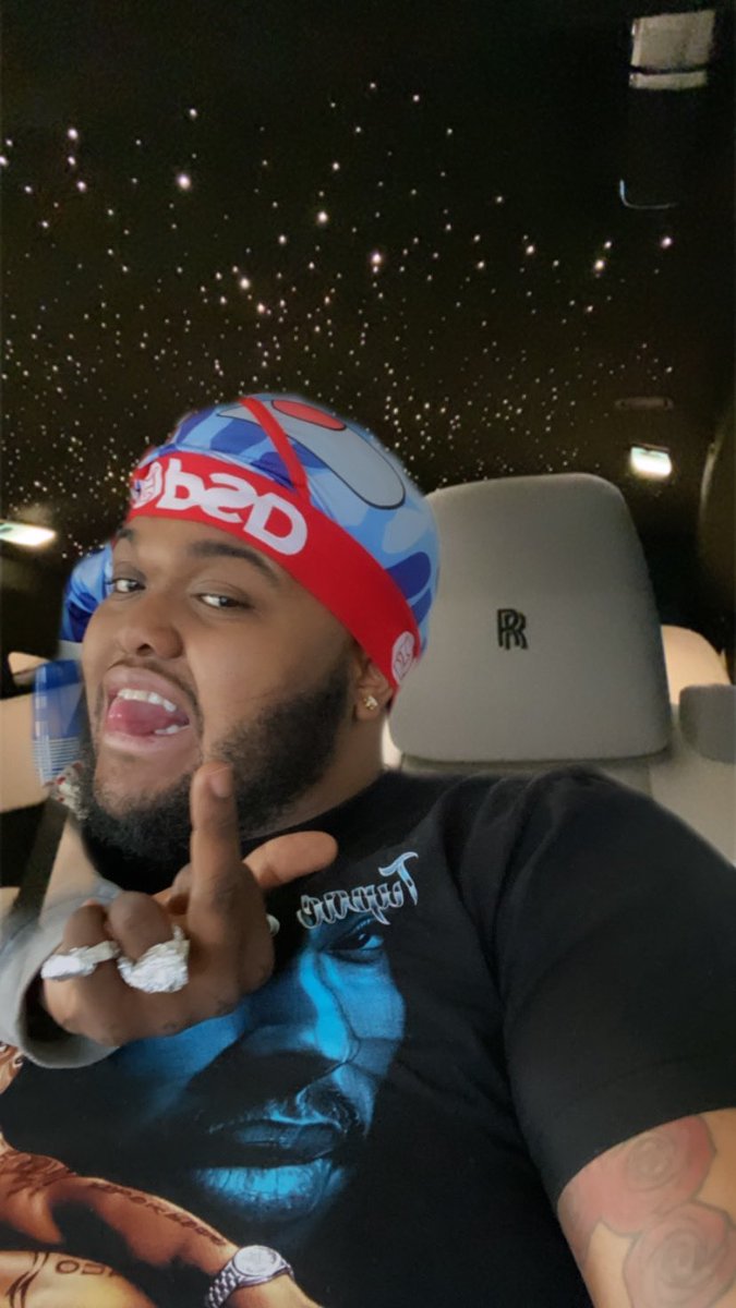 druski's tweet photo. Neck finna break tryna show it https://t.co/QzdCJq5h2j