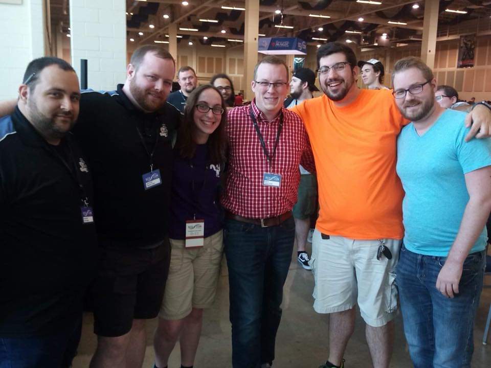 Chain_Commander's tweet photo. #TBT to SCGCon18 again, when I got to meet @JParnell1 @JeremyNoell @RedDeckWins and @ANaturalDeath the guys from #CommanderVS. I miss big Magic events. I miss playing Commander with everyone.
#mtg #edh #commander #magicthegathering https://t.co/mUD5KlsYGh