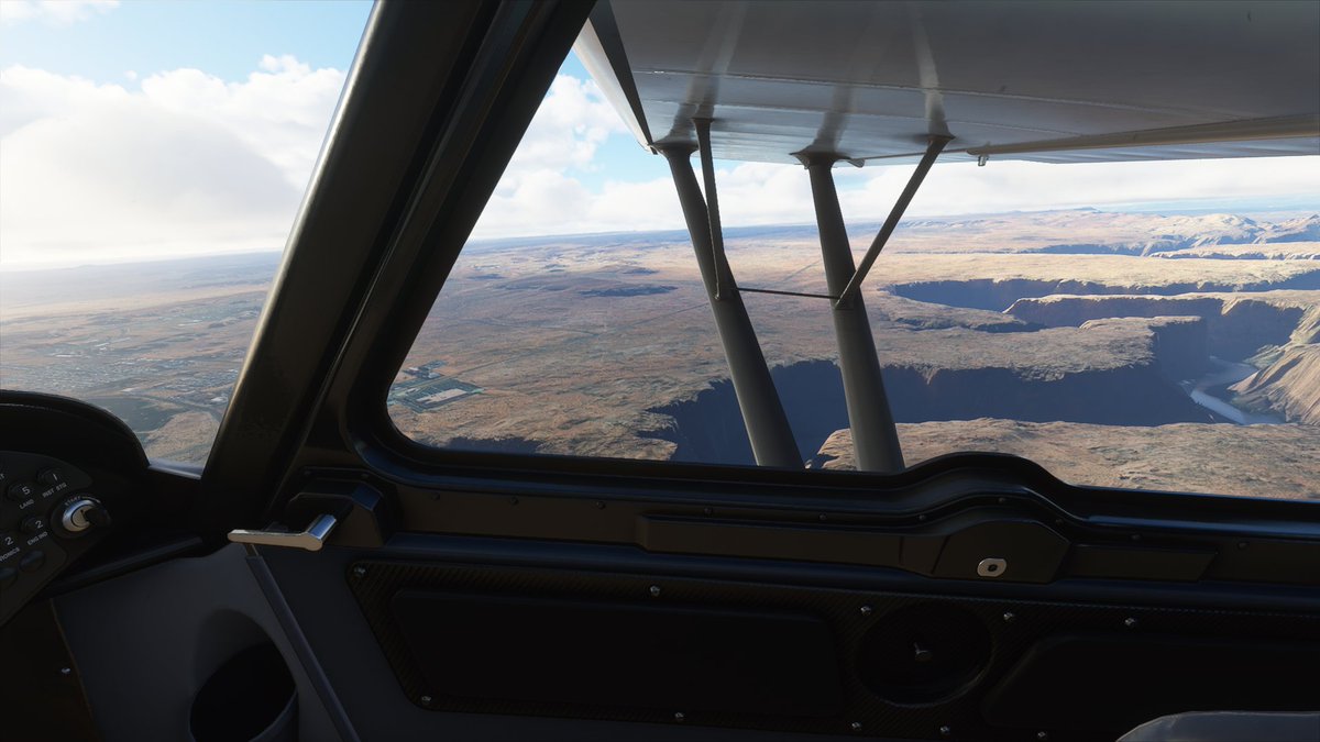 PerrinJean12's tweet photo. I saw the Grand Canyon ✈️
#Arizona  #FlightSimulator2020 #FlightSimulator #flight #Ai #sky #cloud #Planes #Manhattan #simulator #Videogame #MicrosoftFlightSimulator #travel #world #PictureOfTheDay #Photographie  #Microsoft #bing @AsoboStudio 
 Merci✈️☁️❤️🌏 https://t.co/jMXUHPG8RT