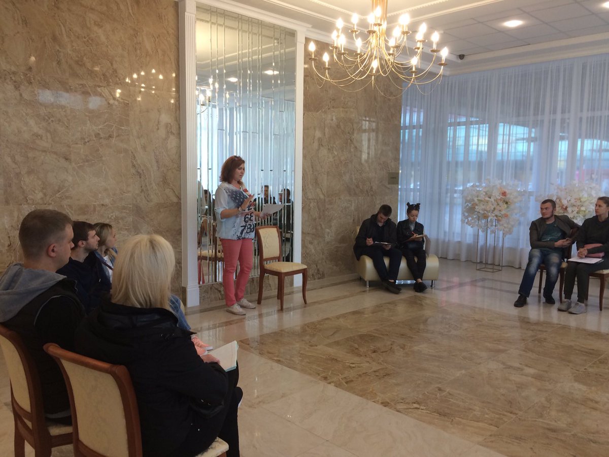 Skovorodina_I_V's tweet photo. Счастье в браке - случайность, везение или каждодневный взаимный труд? Как достичь понимания и гармонии? Кто в семье отвечает за счастье? На эти и другие вопросы ищут ответы будущие супруги на очередной лекции "Государство для молодой семьи" во Дворце бракосочетания Тольятти. https://t.co/5pKlhp0DR8