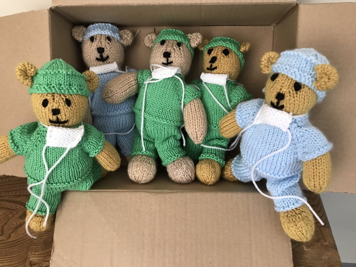 What an amazing “cuddle” of PPE Bears 🦷💜 well done team Special Care Dental 🦷💜  (& our very own Super Nan @ansiepansie76 😉🥰) @IowCare @SolentSCDS @SolentNHSTrust #PPE #NHSbear  #thankyouNHS