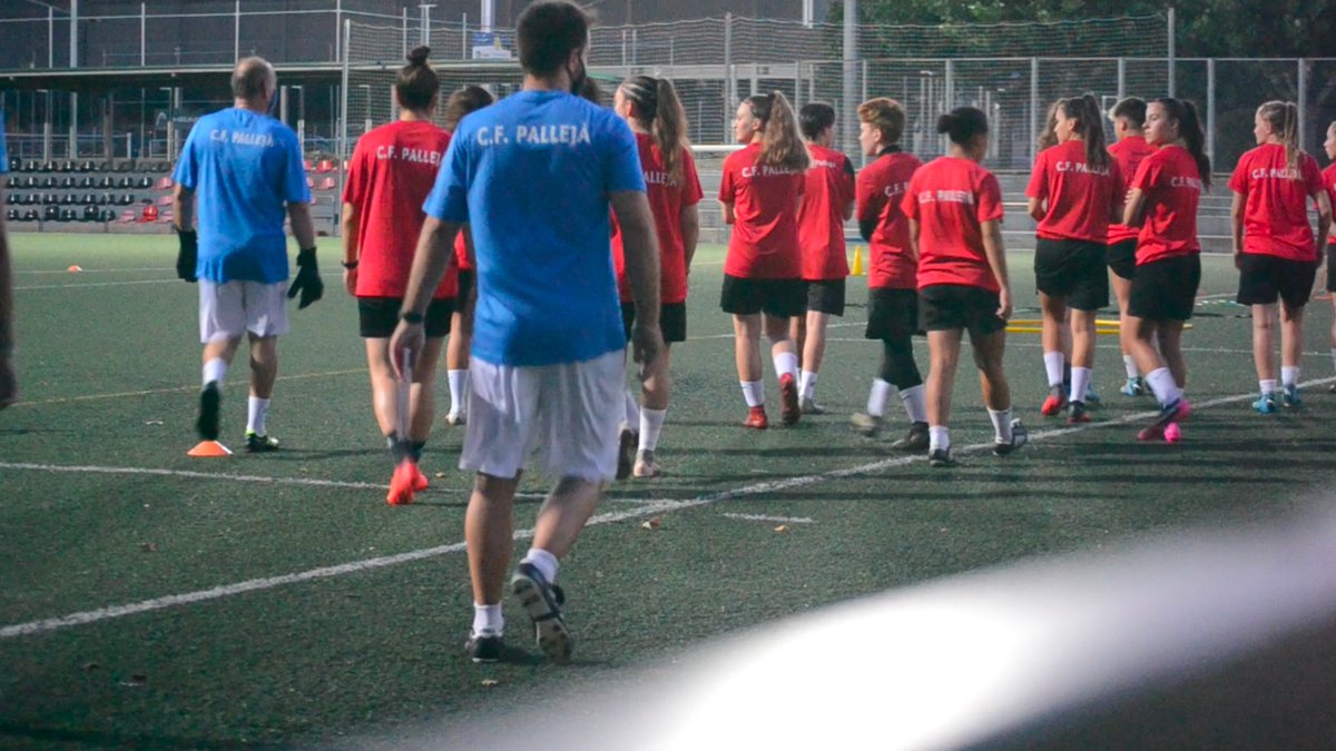 CFPalleja_'s tweet image. 🔴⚫️ PRIMER EQUIP FEMENÍ | Dimecres el conjunt de Torrijos va realitzar la seva segona sessió de Pretemporada amb molt bones sensacions.

@TorrijosVT 
#futfem #1anacional #pretemporada #SomCFPallejà #EndavantPallejà