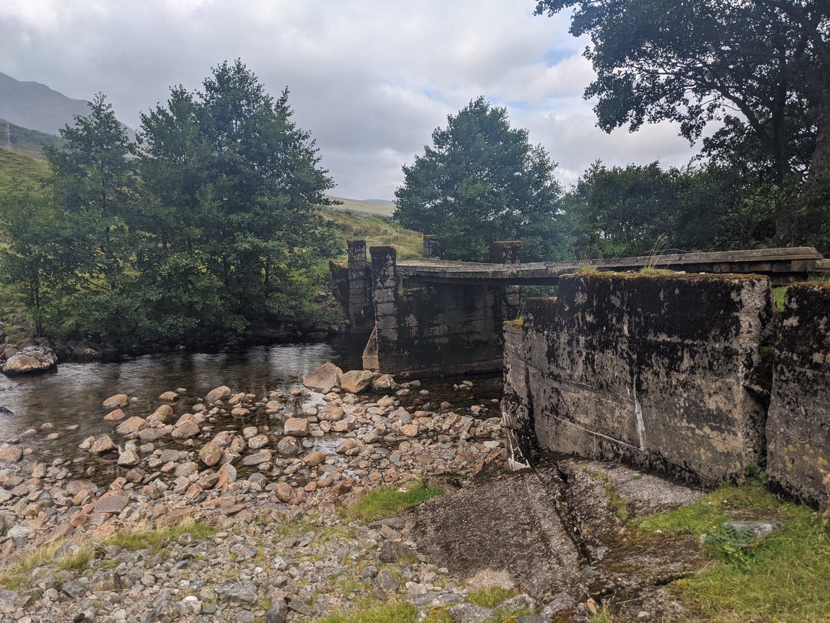 2.5km in, this delightful bridge still in use by farm vehicles bit likely needing some TLC, caught our attention. 5/