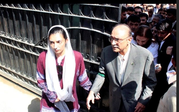 Aphroistic_'s tweet photo. عورت کبھی کمزور نہیں ہوتی، بیٹیاں باپ کی طاقت ہوتی ہیں ❤️

@BBhuttoZardari
@BakhtawarBZ
@AseefaBZ https://t.co/Jxr1vG2QUv
