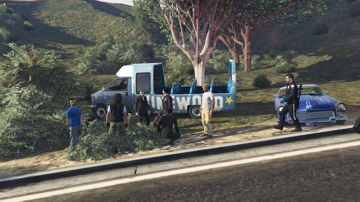 ProjectZeroRP's tweet image. En #ProjectZeroRP se hacen viajes en guagua aunque a veces salen mal.