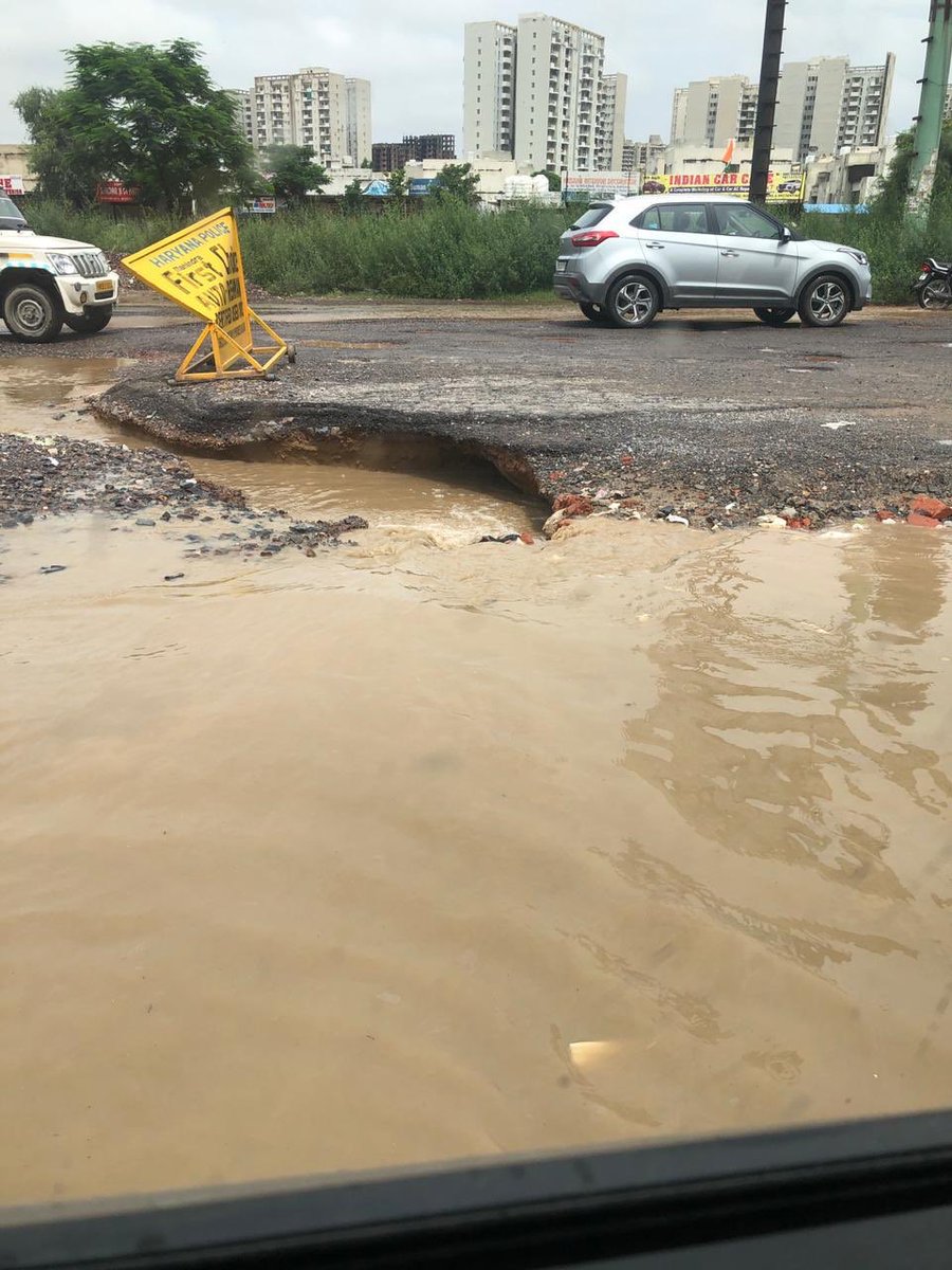 tosubh's tweet photo. @YeshpalS @pviewananda @cmohry @MunCorpGurugram Rain has washed away the remainings and it’s safety risk to drive on this road now. https://t.co/85WviqXOKj