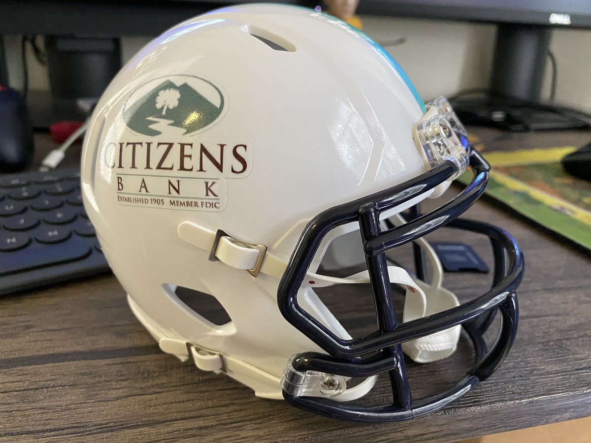 615Preps's tweet photo. Just arrived. Show out on Friday and you just might snag one. Big thanks to @cbtenn for partnering witb us for the Player of the Week awards, and to @97_sports for putting out a quality product for us to show off. https://t.co/A7A4zxzcNY