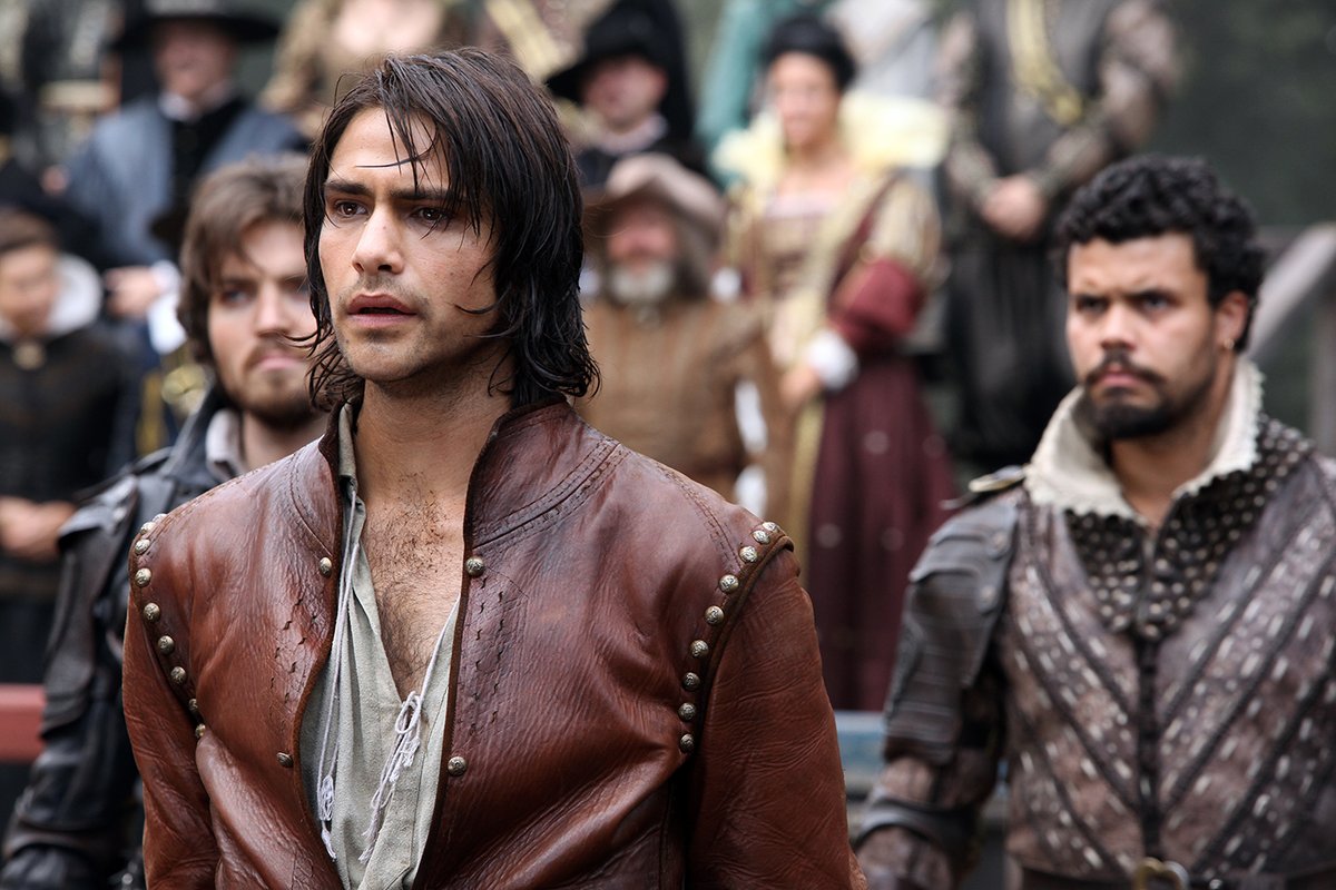 JuttaFreudig's tweet photo. #MusketeersEurope When #DArtagnan became a Musketeer ⚔️#TheMusketeers S1ep8 The Challenge ⚜️ #LukePasqualino #lucapasqualino #Athos #TomBurke #Aramis #SantiagoCabrera #Porthos #HowardCharles #KingLouis #RyanGage #Labarge #VinnieJones #ThrowbackThursday https://t.co/FgPCDmKwZR