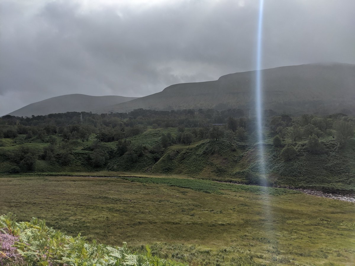 Oh, almost forgot. Spot the  @ScotRail DMU.... (Yup you'll need to zoom in).