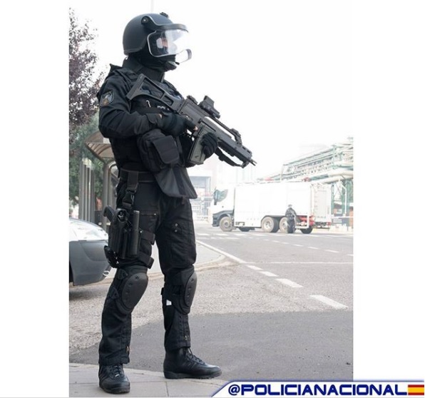 policia's tweet image. Para que tus días sean los más seguros. 

Para que disfrutes con tu gente sin preocupaciones.

Para que estés orgulloso de tu @policia 

#FelizSábado