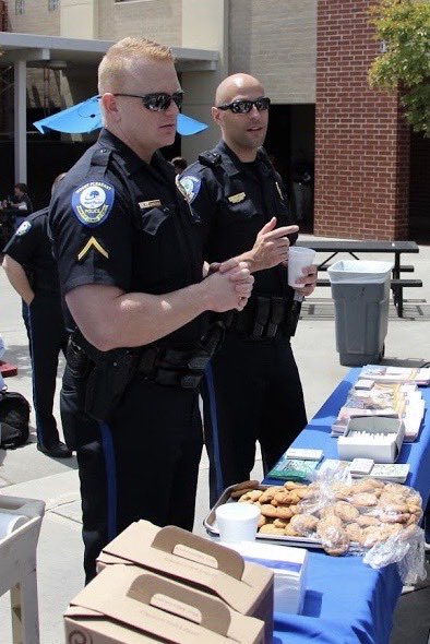 MPPDCalabrese's tweet image. Is #ThrowbackThursday still a thing?  ⁦@MPPDGregory⁩ and I ⁦@wandohigh⁩ for an event a few years ago.