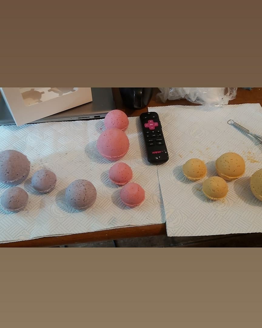 Alien, black opium and boss orange bath bombs 🤍😍

#bathbombs #bathbombsuk #bathbombsforsale #bathbombshop #bathbombsmanchester #bathbombset #bathbombaddict #bathbombart #bathbombsfordays #bathbombsofinstagram #bathbombsofinsta #bathbombsforlife #bathbombslevenshulme #homemade