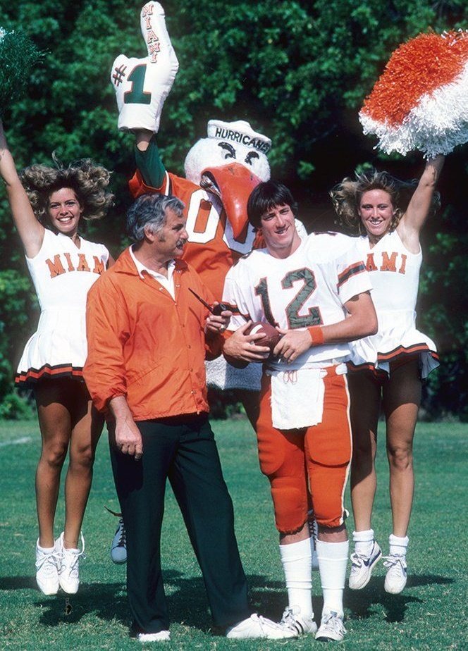 FB_Helmet_Guy's tweet photo. CFB needs more pipe smoking head coaches and tough, rocket armed QBs. #MakeCFBGreatAgain https://t.co/Vz5HByxzPr