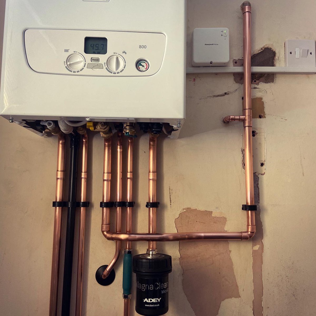 Full system conversion and repipe in a very awkward house this week 🥴
I did the easy part (the boiler) and I had massive help from 
<a href="/mbplumbers/">🛠 M B Plumbing 🛠</a> 
Zac Squires plumbing and Helena (Pink Plumbing) repiping the whole house and new radiators 💪🏽
Thanks team 💯🙏🏽
#Plumber