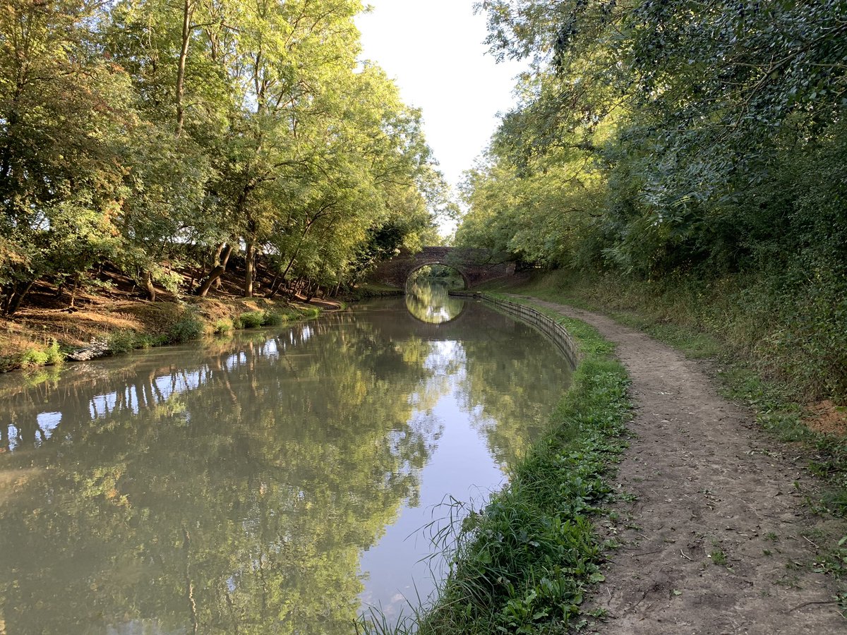 lucy_ot6's tweet photo. Sunny canal walk this evening! #AHPsActive https://t.co/bZSrueU7Rt