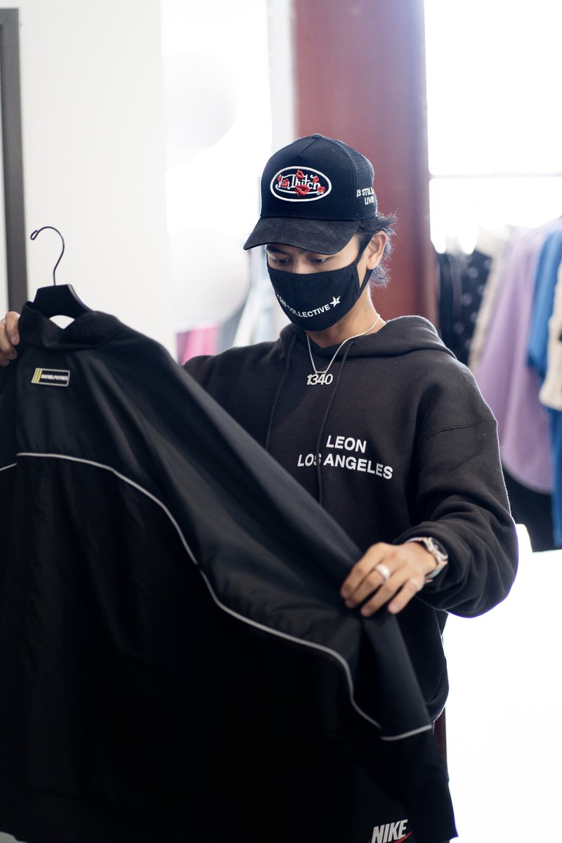 New Youtube video up // Shopping with <a href="/JustinEscalona/">justinescalona.eth</a> 

Check it out on our YT channel: youtube.com/c/DanielPatric…