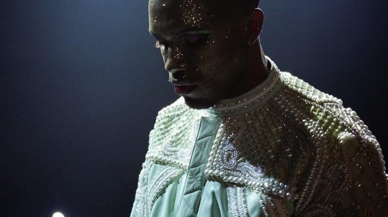 Fun FactIt’s speculated that this scene was added because Frank’s Snapchat name was “arealglitterboy”