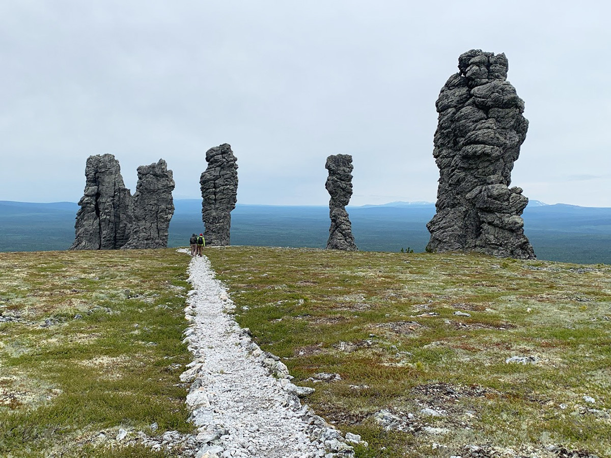 russiabeyond's tweet photo. Good #night from #Manpupuner!
One of the most inaccessible places in Russia, "Manpupuner" is situated in the Pechoro-Ilychsky nature reserve of the #Komi Republic and translated from the #Mansi language, means "small #mountain of idols."
📸 Ivan Pechishchev https://t.co/pqv1FG2a6u