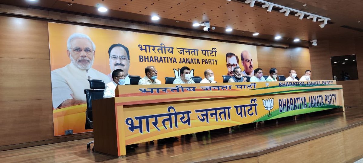 Drama in Manipur.A day after five Cong MLAs defected to join BJP in Delhi,  @INCIndia expels MLA R K Imo Singh, the son-in-law of Manipur CM  @NBirenSingh60-member assembly reduced to 47. BJP aheadBJP(NPP+NFF+LJP): 28Cong: 17 (CM’s son in law expelled on Thu)TMC: 1