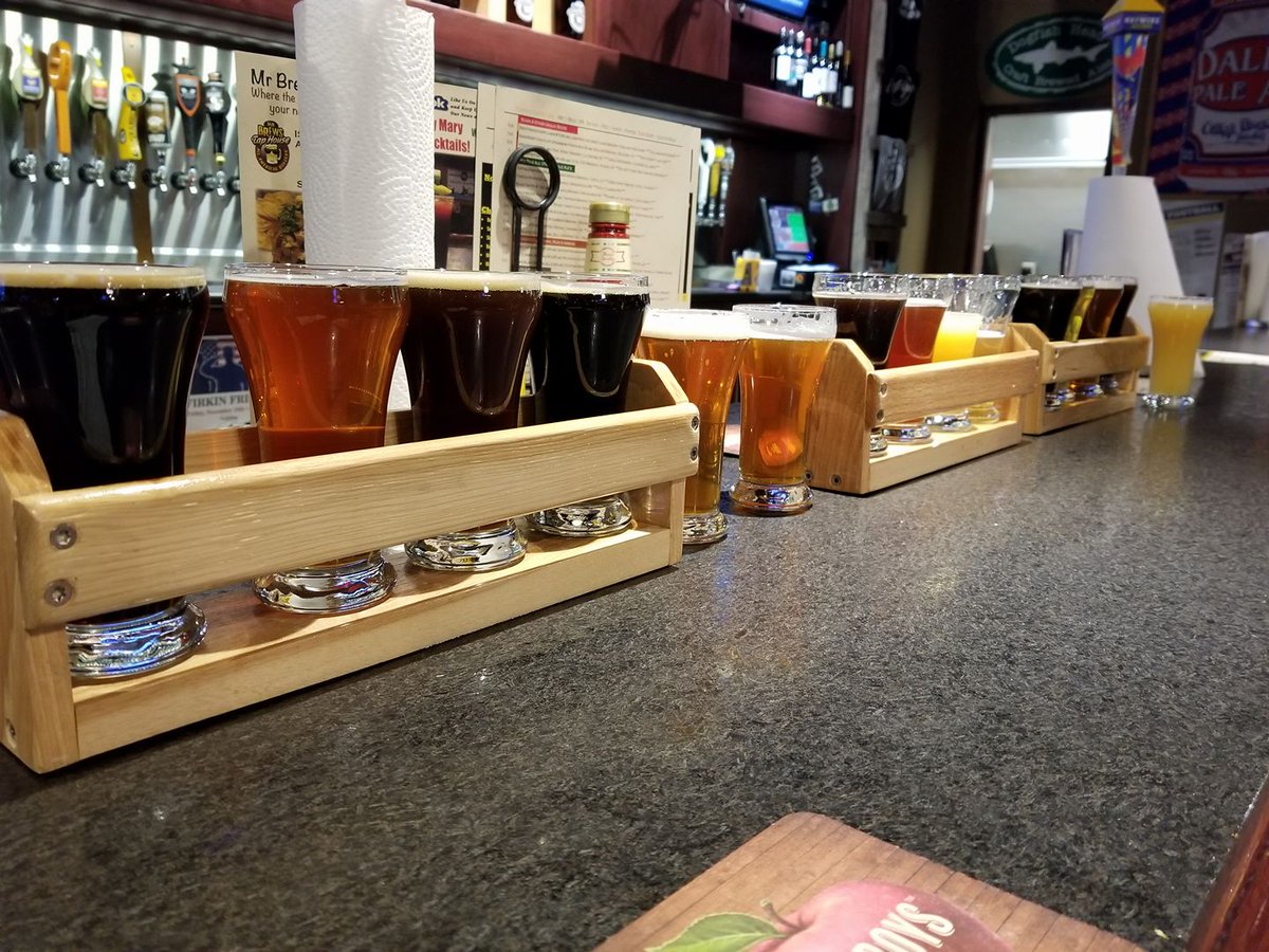 mrbrewsop's tweet photo. Thirsty Thursday is here with $8 beer flights! https://t.co/lOrpOoPeB5
