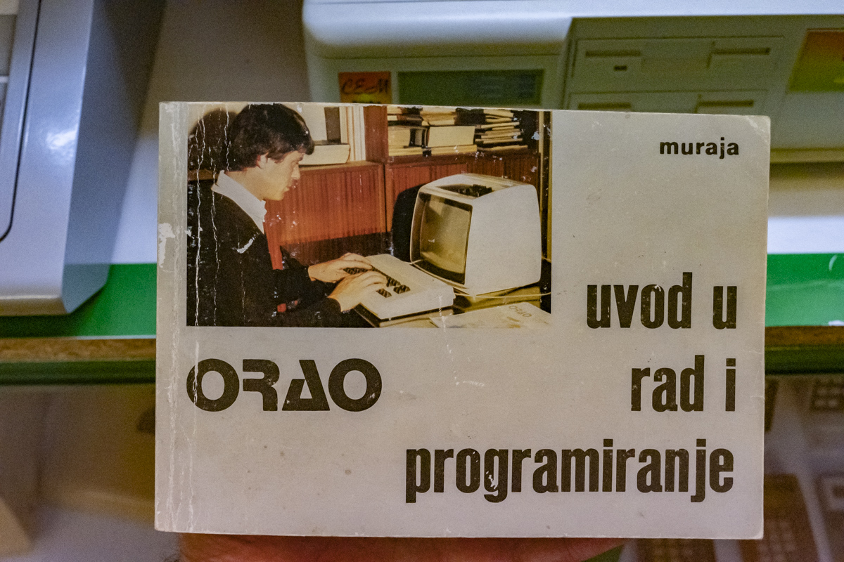 Unfortunately, it took PEL Varaždin 3 years to bring Galeb to market in 1984, by which point it was completely outdated. With only 250 units sold, it was retired and replaced by the faster Orao, which gained popularity in schools as a cheap machine for teaching BASIC.