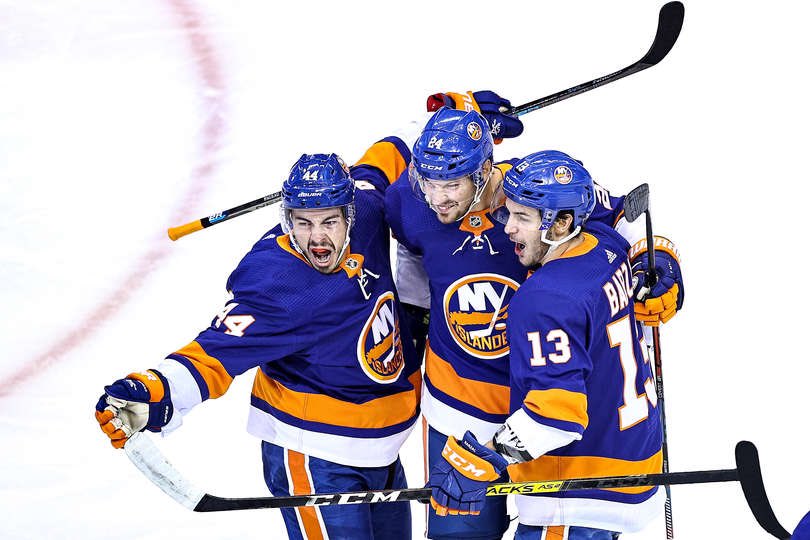IslesTerritory's tweet photo. bounce back and finish this tonight. 

let’s go boys! #isles https://t.co/LLovWcdjcL