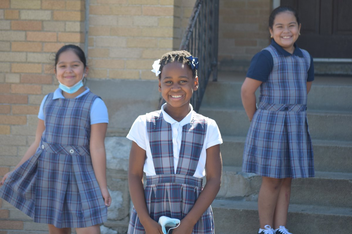stlcathschools's tweet photo. Welcome back St. Cecilia students! We look forward to a wonderful school year. #BacktoSchool #StCecilia #CatholicEDSTL https://t.co/0GjvlzTlML