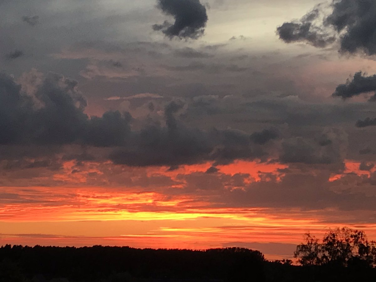 Sunset and a little thunderstorm. #Klein-Brabant <a href="/frankdeboosere/">Frank Deboosere</a>