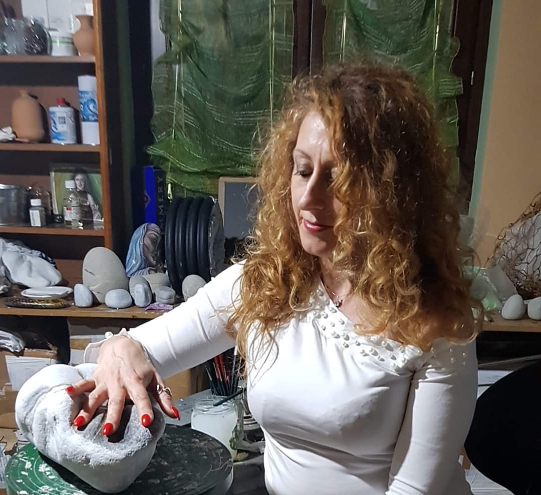 MaryaTheresa's tweet photo. #art #emerginartist #curatore #sculturacontemporanea #sculptureart #thesea #artforthehome #giftart #arttist #colorfullife #colorstones #stonepaintingart #stoneartwork #veryartistic #rednails #handworks #italianartist #artintheworld #snakeartwork #snakeartist #snake https://t.co/RZep8z3Rk8