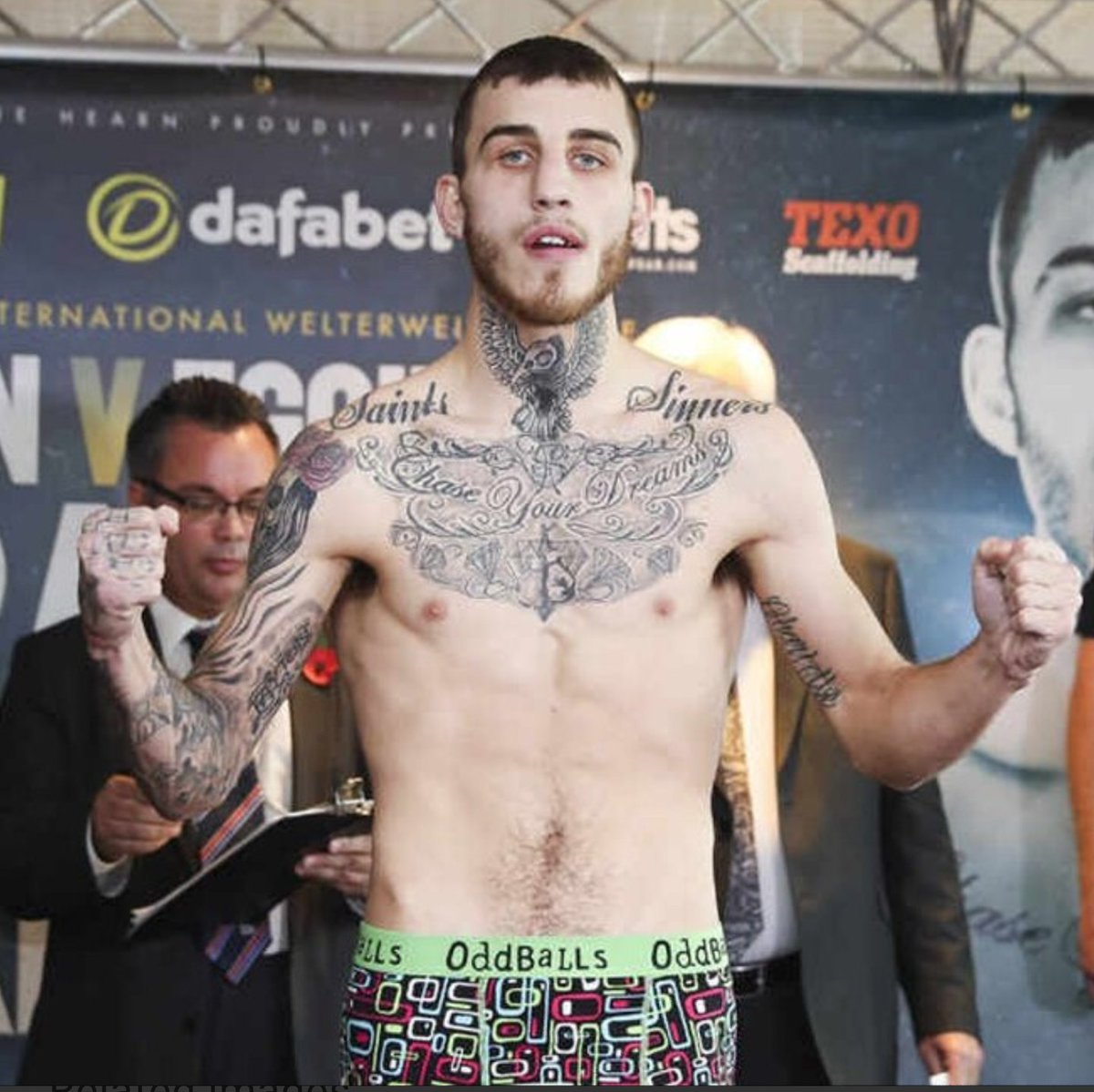 Sam Eggington & a frog.