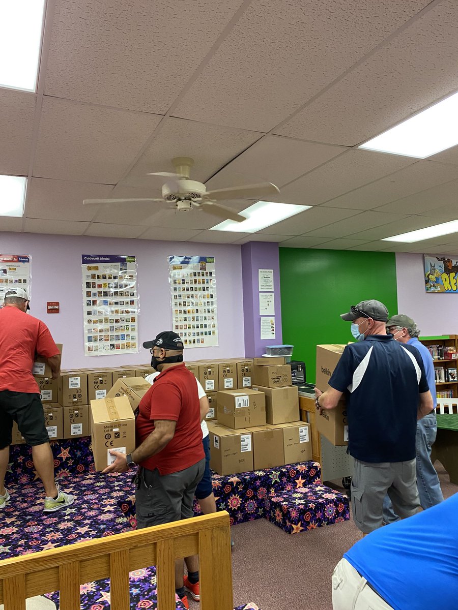 DONE!! 10,000 devices delivered in 1 day! The techs are all ROCKSTARS! #cpsbest  ⁦<a href="/tech_cps/">CPSTech</a>⁩