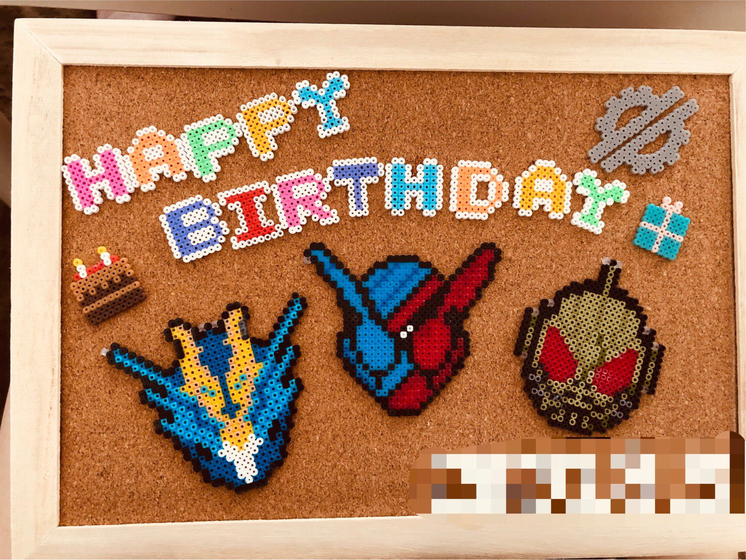 夢兎 むぅ 体調が安定してきたので 久しぶりのビーズ Birthdayコルクボードで 仮面ライダービルドを作成 ﾟ マーク間違えました ビルド 仮面ライダービルド 仮面ライダー アイロンビーズ バースディコルクボード T Co 9dukzk9sw3