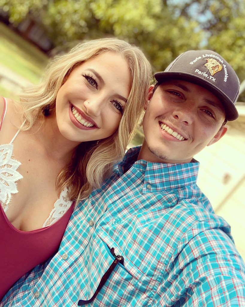 I can’t believe this sweet thang has put up with me for a whole 2 years 💖 here’s to us darling 🥂😘