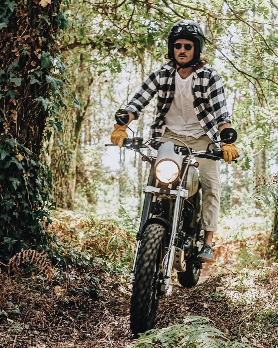BullitJapan's tweet photo. Bullit: plus qu'une moto, un Lifestyle !

Merci à @la_sime pour la photo 😎

#BullitMotorcycles
#BullitSwitzerland
#BullitAddict https://t.co/WcsEcOSIY0