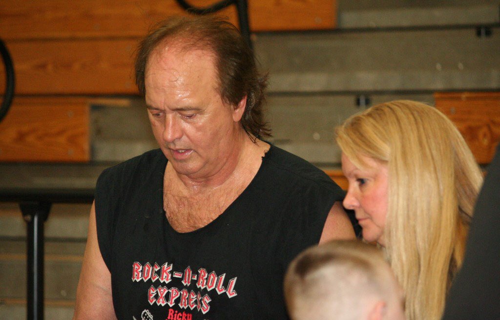 Hoot always willing to show his fans the snake of Gibson, she was definitely a 12 in the 80’s bubba <a href="/TheEyeOfGibson/">Uncle Lightning Dick</a>
