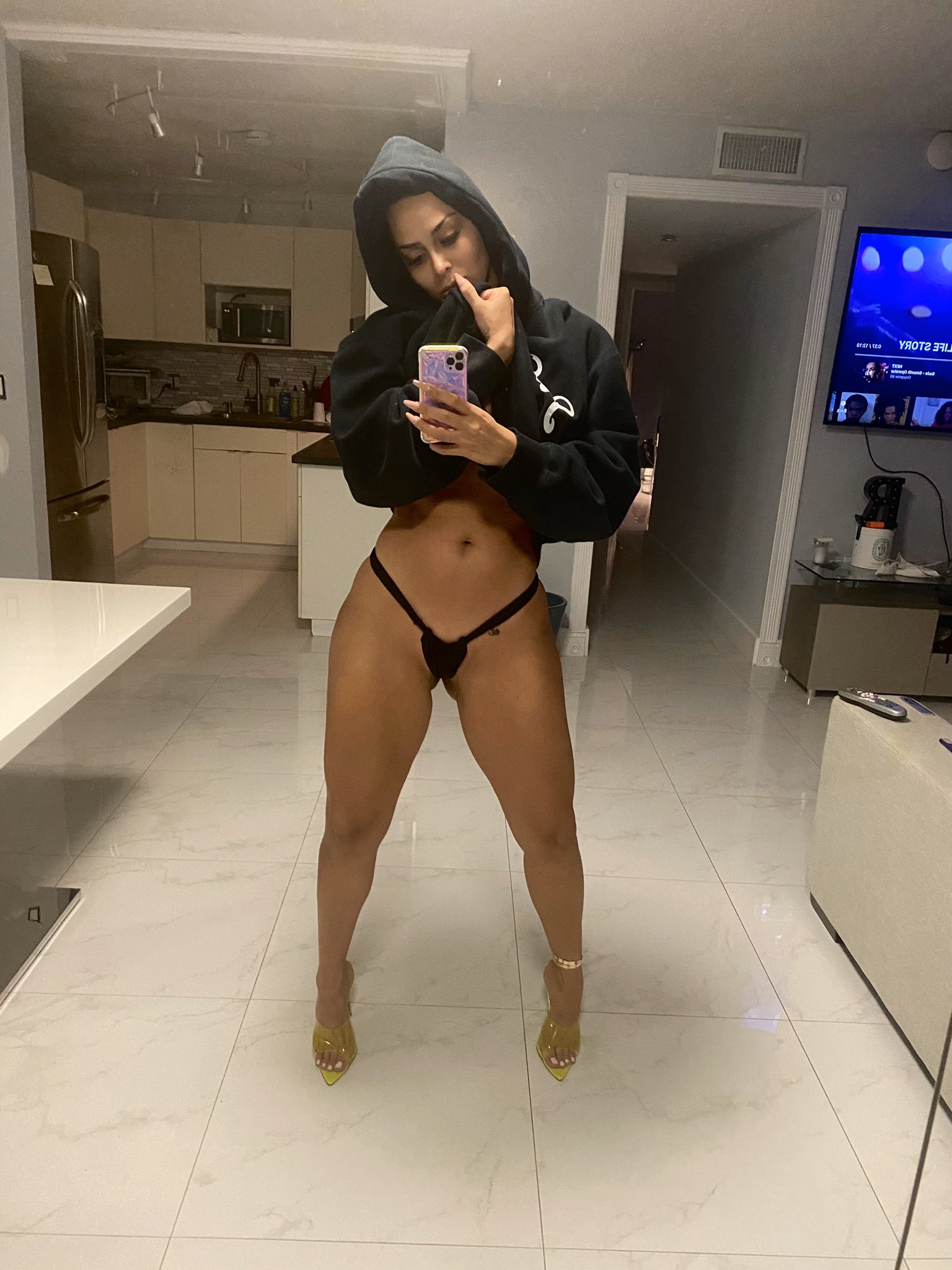Veronica Vega on X: Serving thighs on ONLYFANS. Link in next tweet  t.co7bhsgH5mZ7  X