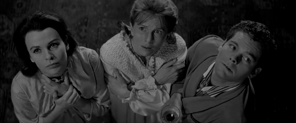 Красивые русские мачехи. Magdalene st. Клэр блум призрак дома на холме (1963). 112 глава. Наедине с мачехой читать.