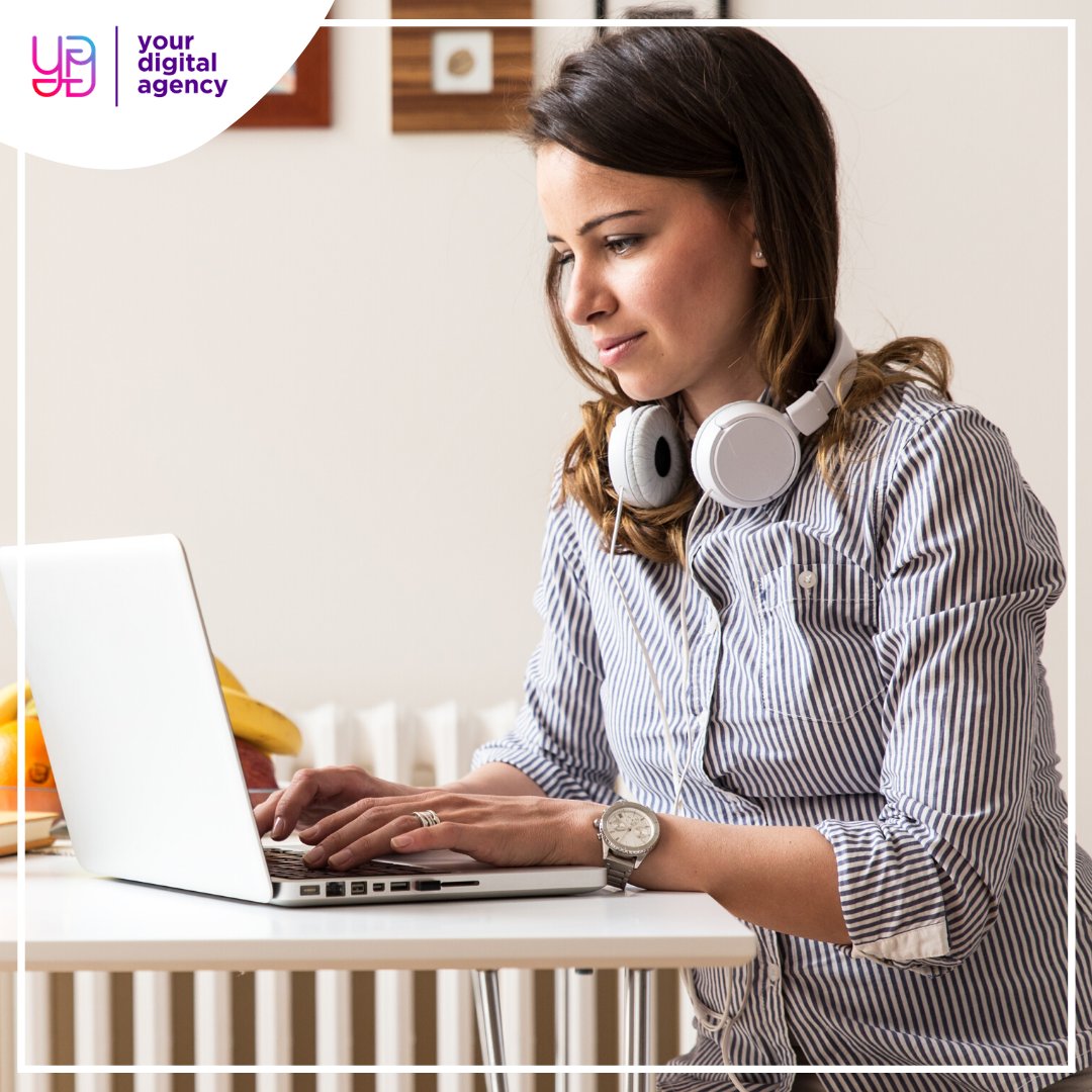 девушка офис менеджер. девушка менеджер. удаленная работа. вакансия менеджер. офис менеджер.