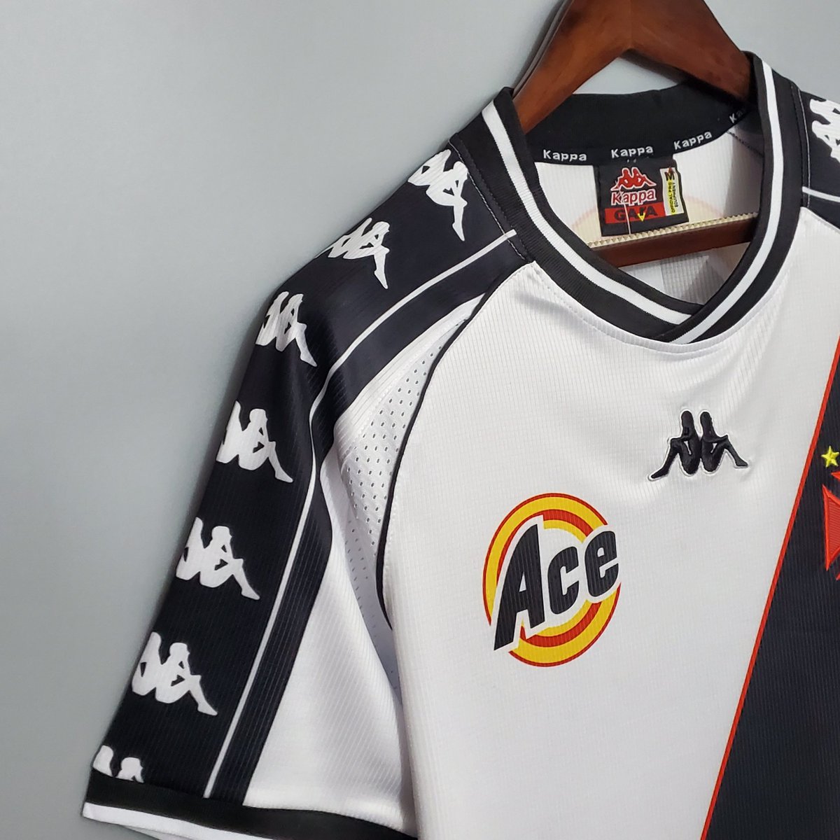 CamisaPesada's tweet photo. O time da Virada! 
A parceria entre Romário e Edmundo gerou belos frutos, retratados em um manto especial: 

👕 Retrô Vasco Home 99/00
📏 Tamanhos P/M/G/GG e 2GG
🔢 Personalização Gratuita
💳 Parcelamos em até 12X
📲 https://t.co/u6RvshBoct

#camisapesada
#asuafootballstore https://t.co/iuyy8YJMHN