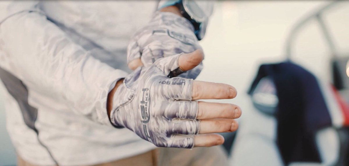 FlyFishermanMag's tweet image. All you have to do is see the troubles of getting skin issues burned off experienced hands, noses and foreheads to understand the importance of fishing gloves and faceguards! See the @FishMonkeyGear lineup at bddy.me/2FG3eqV. #FishMonkey #Sungloves #skincare #fishgloves