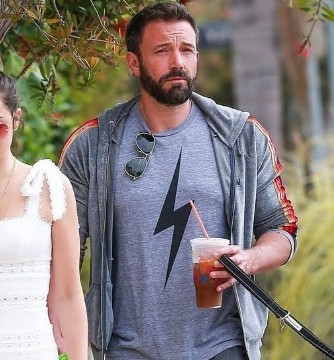 RT if you are happy tha Batfleck is BACK   <a href="/BenAffleck/">Ben Affleck</a> #Batman