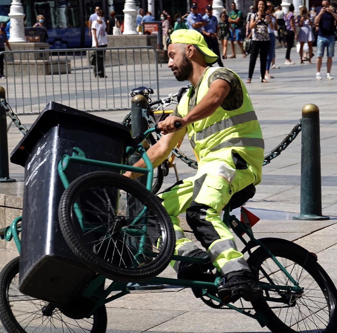 Bike racing is back. Yesterday the capital city of Zagreb in Croatia held their annual Traditional Refuse Collector’s Bicycle Race.