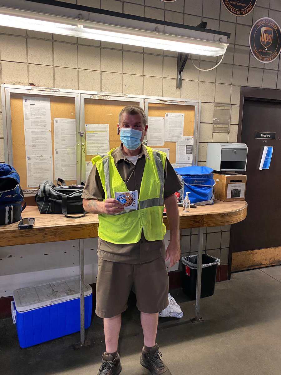 Chema Feeders enjoying a bit of cookie recognition for their safety efforts . #nedcookies @KEforSafety <a href="/safetyfirstNED/">Northeast District Safety</a>